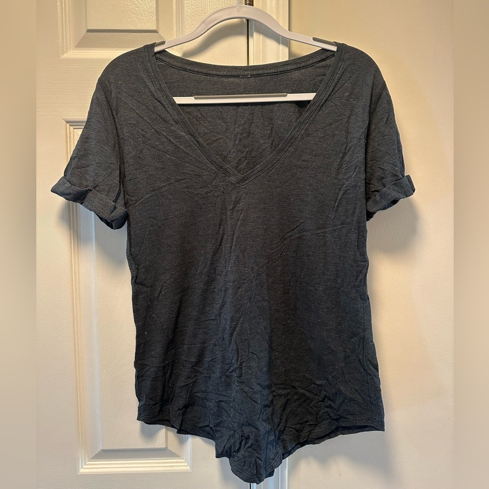 Grey lululemon t shirt
